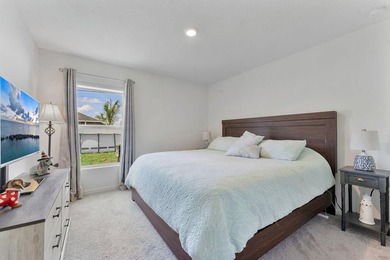 Discover this stunning 4 bedroom, 2 bathroom single family home - photo 22