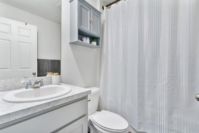 Discover this stunning 4 bedroom, 2 bathroom single family home - photo 24