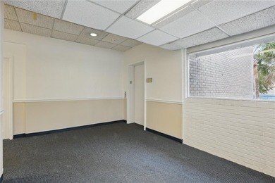 STRONG INVESTMENT OPPORTUNITY WITH 5+ PT CAP RATE. Discover an - photo 26