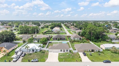 Discover this stunning 4 bedroom, 2 bathroom single family home - photo 31