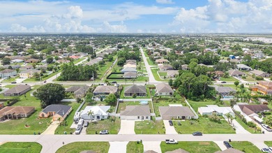Discover this stunning 4 bedroom, 2 bathroom single family home - photo 33