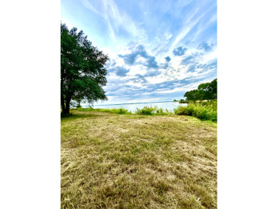 Beautiful waterfront lot in Admiral Shores - photo 2