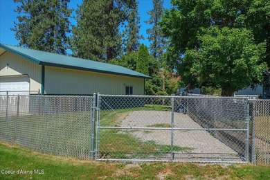 Room for everything-including the toys! This updated 4 bed, 2 - photo 49