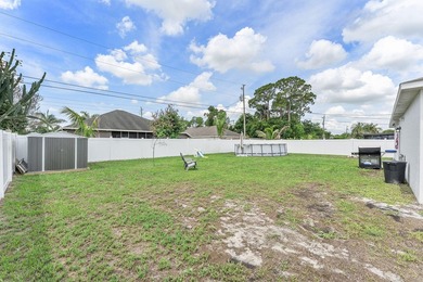 Discover this stunning 4 bedroom, 2 bathroom single family home - photo 50