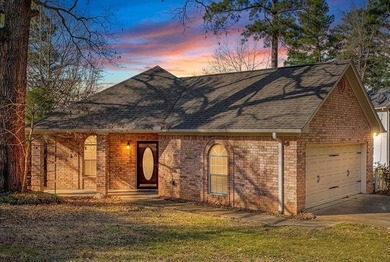 Hideaway Lake Home For Sale in Hideaway Texas