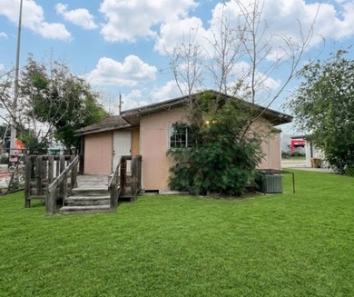 Welcome to 4325 Kostoryz Road in Corpus Christi, a versatile - photo 13