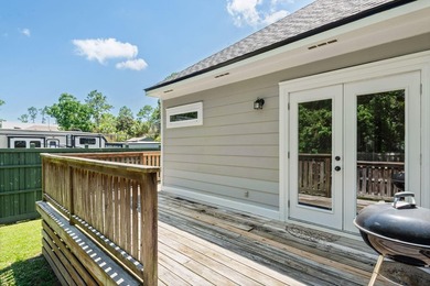 An elegantly crafted cottage, this two-story home in Santa Rosa - photo 33