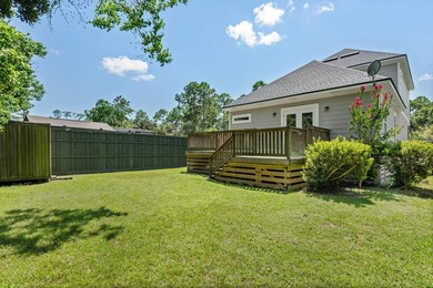 An elegantly crafted cottage, this two-story home in Santa Rosa - photo 37