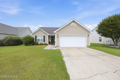 This beautiful three bedroom, two bathroom has vaulted ceilings - photo 3