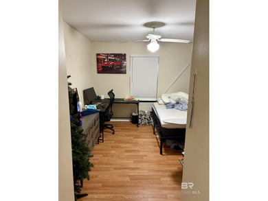 3 bedroom 2 bath upstairs unit in Colony Club. Unit has been - photo 16