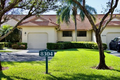 Lake Condo For Sale in Boynton Beach, Florida