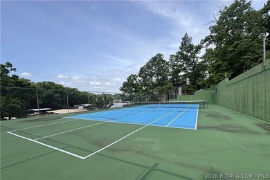 Inviting Lake Home in prestigous Foxhead Shores Estates brings - photo 45
