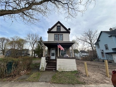 This single-family home is a turnkey investment opportunity - photo 2