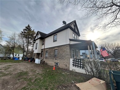 This single-family home is a turnkey investment opportunity - photo 3