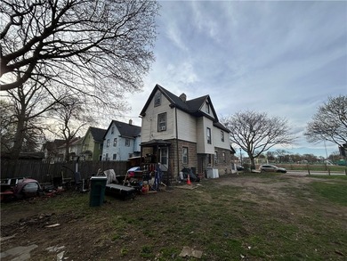 This single-family home is a turnkey investment opportunity - photo 4