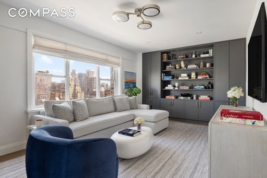 **CHIC, SOPHISTICATED PENTHOUSE** with a beautifully landscaped - photo 2