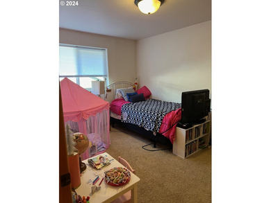 Conveniently located townhouse. You are minutes from the beach - photo 11