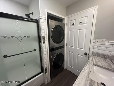 This stunning twin/semi-detached ranch-style home offers a - photo 13