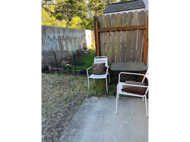 Conveniently located townhouse. You are minutes from the beach - photo 13