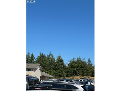Conveniently located townhouse. You are minutes from the beach - photo 14