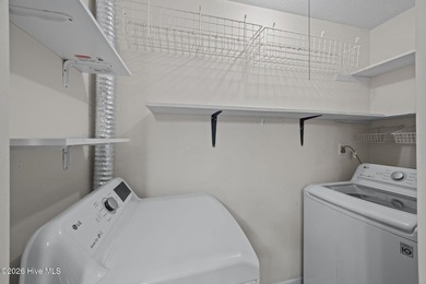 MOTIVATED SELLER! Charming and well-maintained townhome with - photo 22