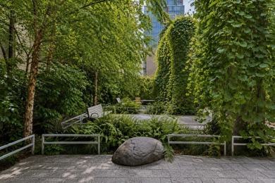 Rare townhome style residence in the heart of South Beach and - photo 22