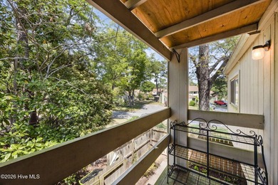 MOTIVATED SELLER! Charming and well-maintained townhome with - photo 23