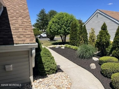 This stunning twin/semi-detached ranch-style home offers a - photo 29