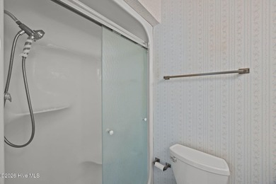 MOTIVATED SELLER! Charming and well-maintained townhome with - photo 30