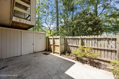 MOTIVATED SELLER! Charming and well-maintained townhome with - photo 33