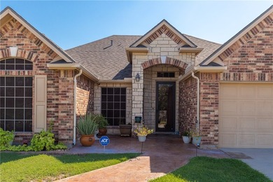Stunning Northshore Home in Heart of Portland! The open concept - photo 2