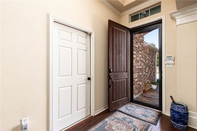 Stunning Northshore Home in Heart of Portland! The open concept - photo 3