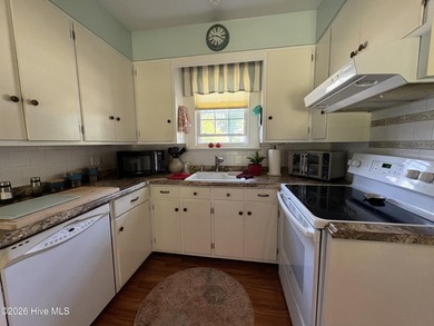 Charming 2-bedroom, 2-bath home partially furnished home offers - photo 5