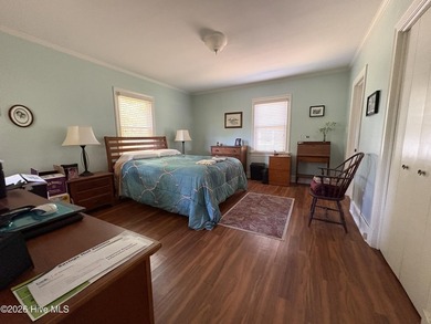 Charming 2-bedroom, 2-bath home partially furnished home offers - photo 8