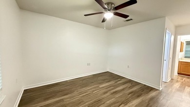 Welcome to this beautifully updated 2-bedroom, 2-bath townhouse - photo 12