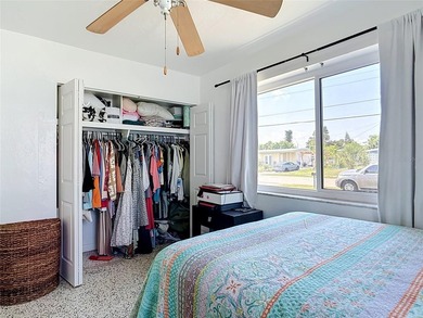 Welcome to this adorable 2-bedroom, 1-bath home with comfortable - photo 13