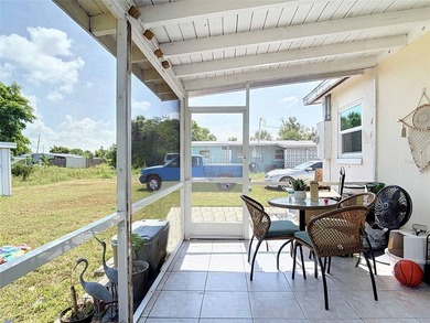Welcome to this adorable 2-bedroom, 1-bath home with comfortable - photo 17