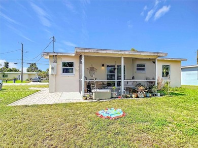 Welcome to this adorable 2-bedroom, 1-bath home with comfortable - photo 19