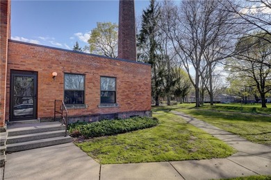 Experience effortless first-floor, maintenance-free living in - photo 2