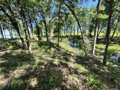 Beautiful waterfront lot in Admiral Shores - photo 13