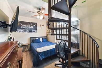 Charming original cottage updated with seamless additions - photo 17