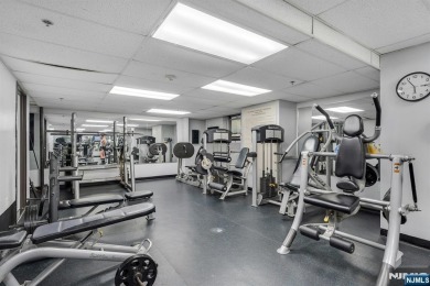 Live above it all in this 21st-floor corner residence with