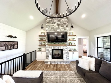 NEW PRICE!! Experience the best of luxury living in this - photo 25