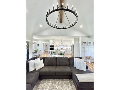 NEW PRICE!! Experience the best of luxury living in this - photo 27