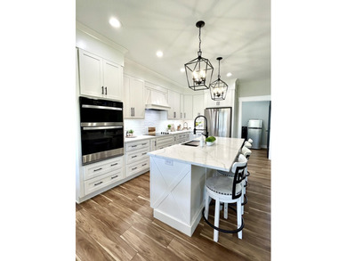NEW PRICE!! Experience the best of luxury living in this - photo 34