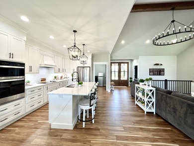 NEW PRICE!! Experience the best of luxury living in this - photo 35