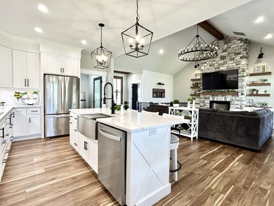 NEW PRICE!! Experience the best of luxury living in this - photo 39