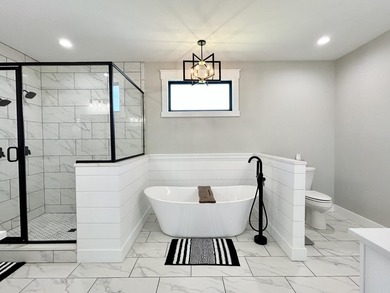 NEW PRICE!! Experience the best of luxury living in this - photo 60