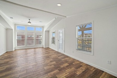 Get ready to be mesmerized by this spacious and open 1292 sq ft - photo 5