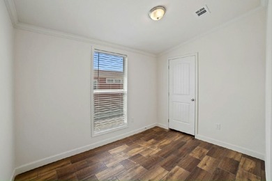 Get ready to be mesmerized by this spacious and open 1292 sq ft - photo 10